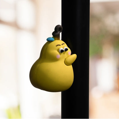 2-in-1 Cute Cartoon Couple Hugging Keychain Set – Soft Rubber Pair Keychains for Couples, Friends & Gifts